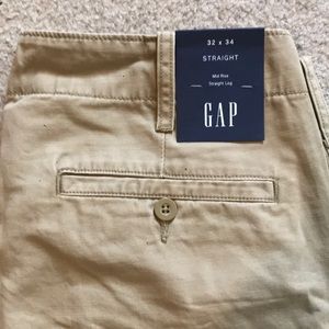 GAP khakis straight fit.  32x34